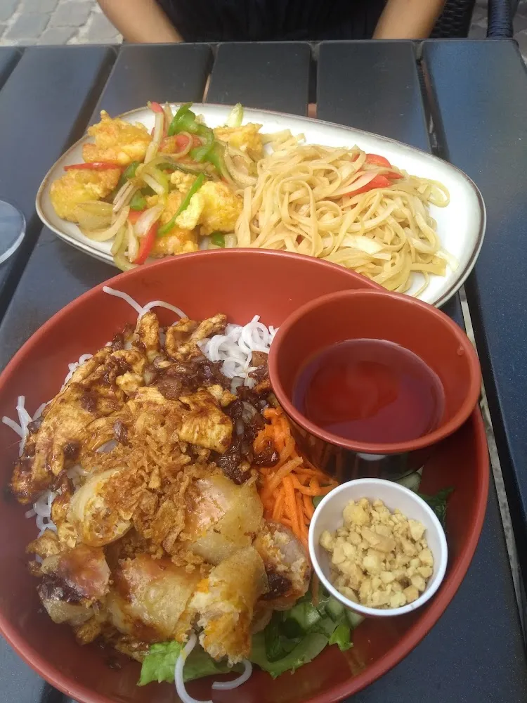 GA Bun Crevettes Et Nouilles Sautées